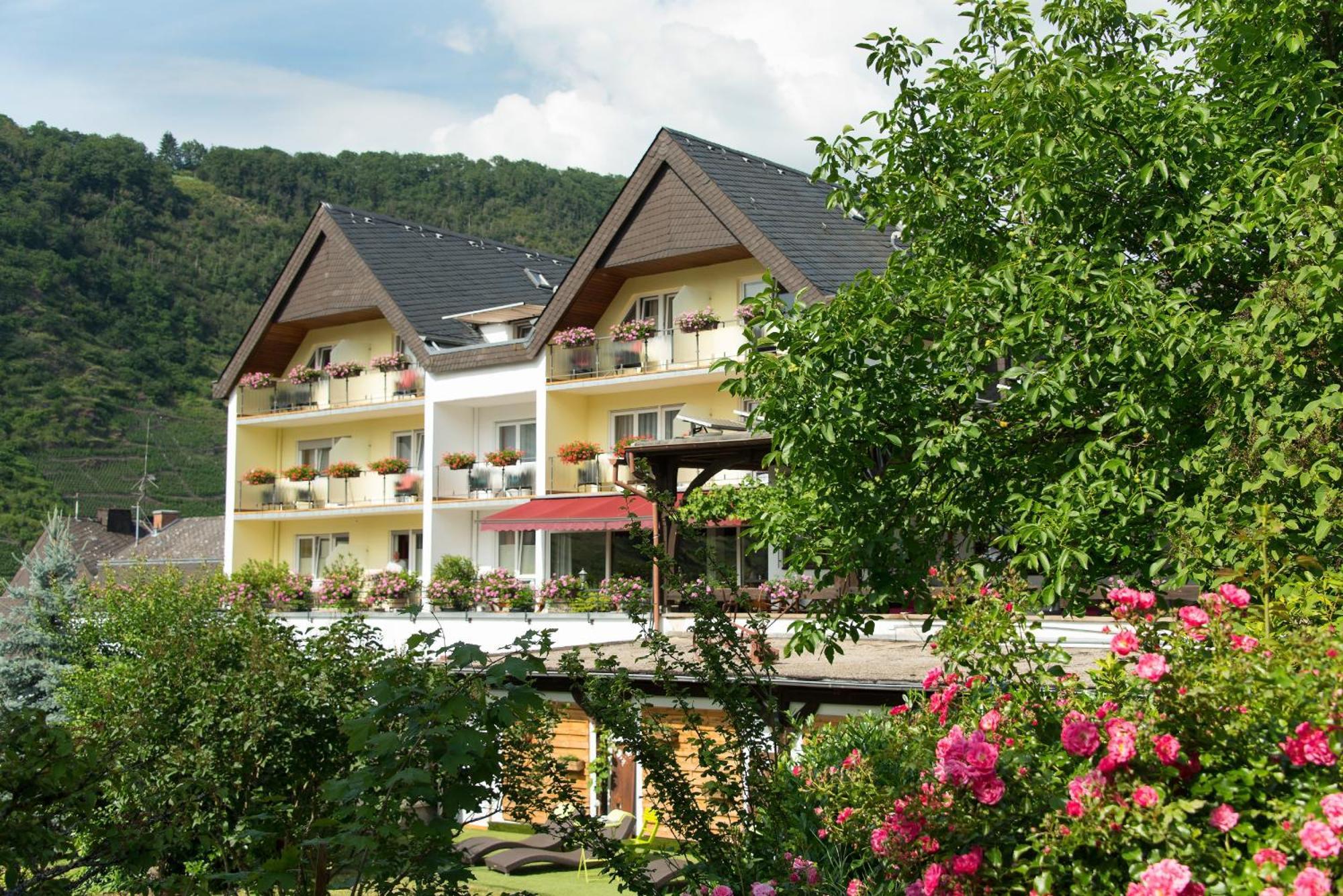 Weinhotel Sonnenschein Ernst Exterior foto
